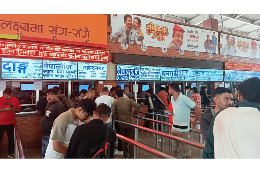 दसैँ मनाउन गाउँ फर्किनेको लर्को, नौ दिनमा दुई लाखभन्दा बढी यात्रु बाहिरिए