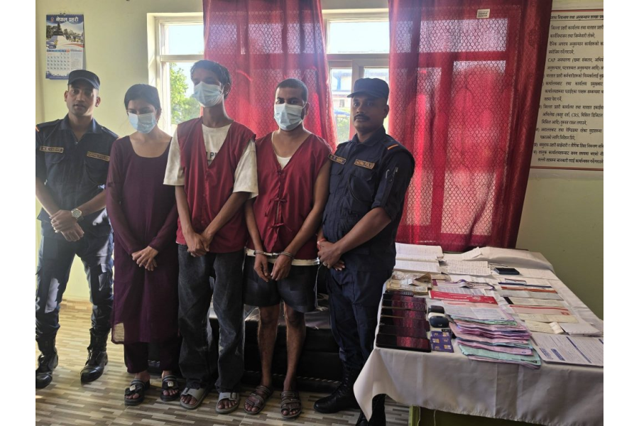 केवाइसी अपडेटको बहानामा करिब ५० लाख ठगी गर्ने गिरोह पक्राउ